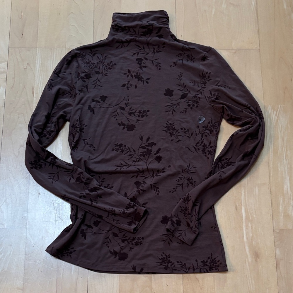 RW&CO. Mauve Floral Turtleneck